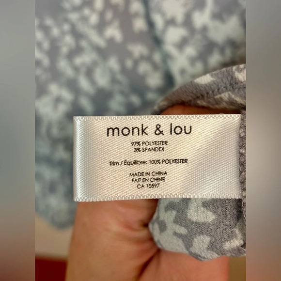 2/$15 - Monk & Lou - Gray V-Neck Blouse with Floral Print and Back Detail - Picture 6 of 9